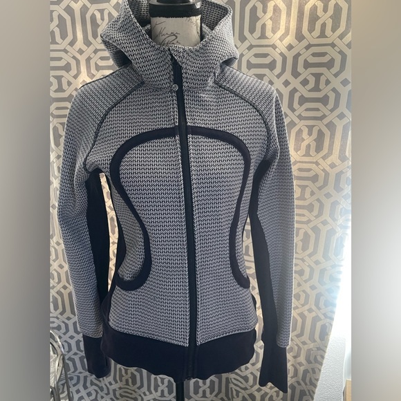 lululemon athletica Jackets & Blazers - Lululemon Scuba Hoodie